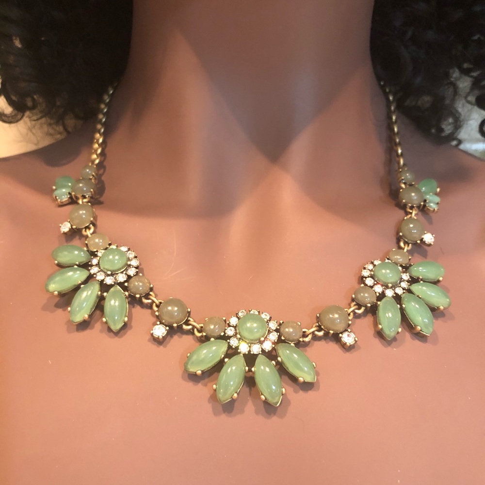J CREW 💚 Green Cabochon Statement Necklace - Picture 1 of 6